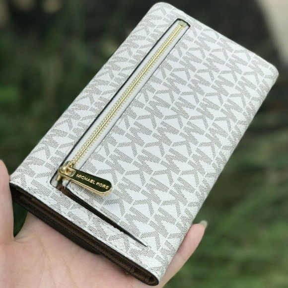 MICHAEL KORS JET SET LG TRIFOLD SIGNATURE WALLET - Picture 3 of 3